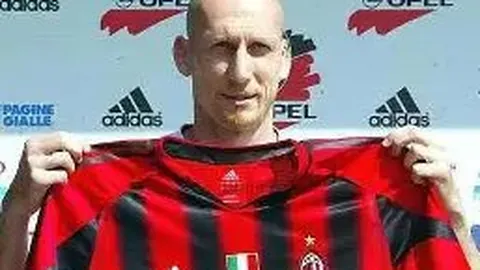 水木年华小城商演引争议：昔日清华才子演出遭质疑