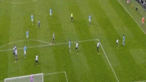 “泰国代表团领队苏披实·萨迈希托在亚冬会接受专访：探讨体育如何促进文化交流”